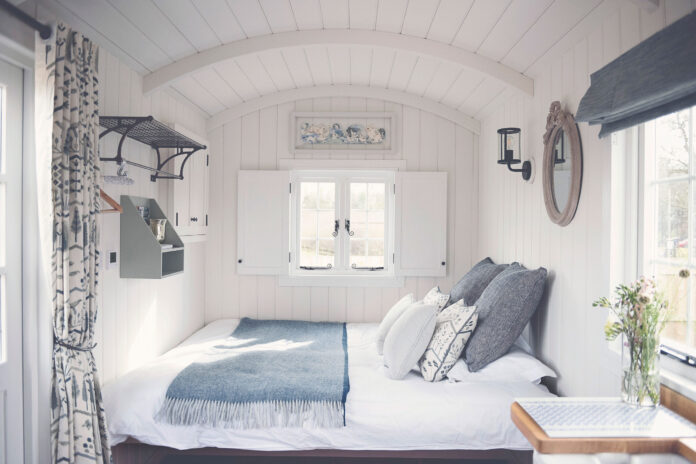 Shepherd Hut 3 - bed
