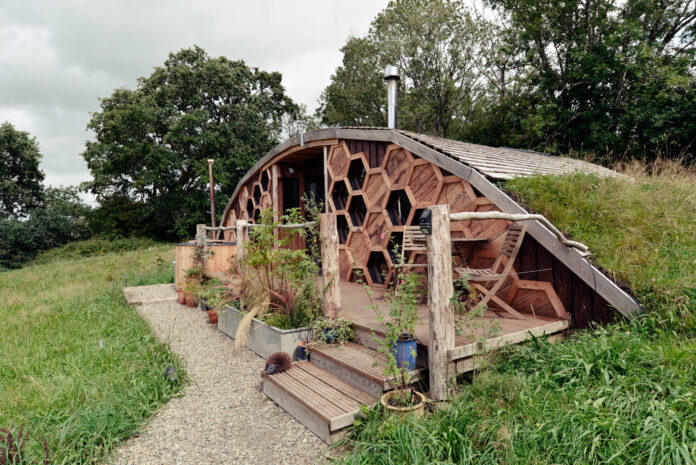 Quirky West Wales Cabin (10)