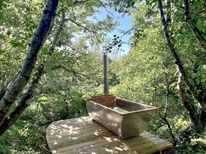 Connemara Retreat Treehouse Bath