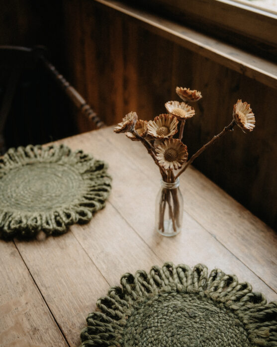 Dining table details