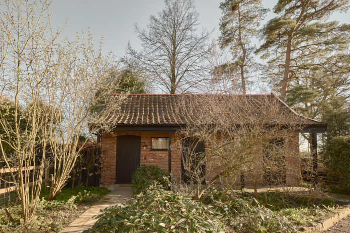 Gate House Restaries