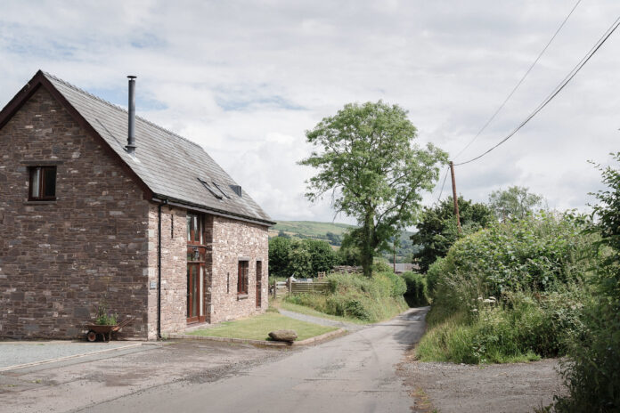 The Barn - Treberfydd Cottages