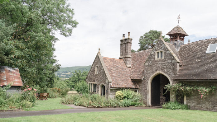 The Saddlery - Treberfydd Cottages