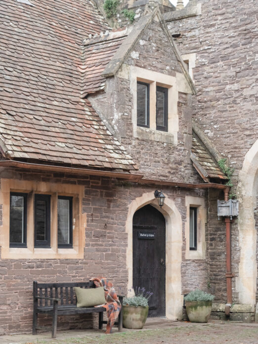 The Stables - Treberfydd Cottages